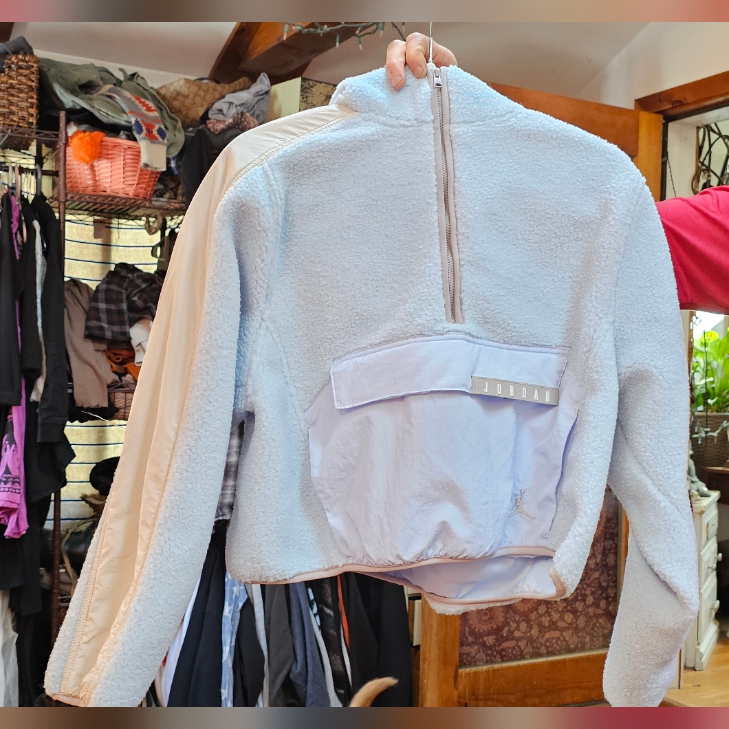 Jordan Fleece With Front And Sleeve Pocket